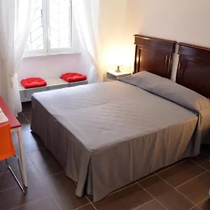 Maison Colosseo Guest house